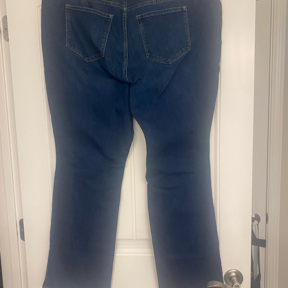 NWT Old Navy Kicker Boot-Cut high rise Jeans size 22 plus dark wash - Picture 2 of 7